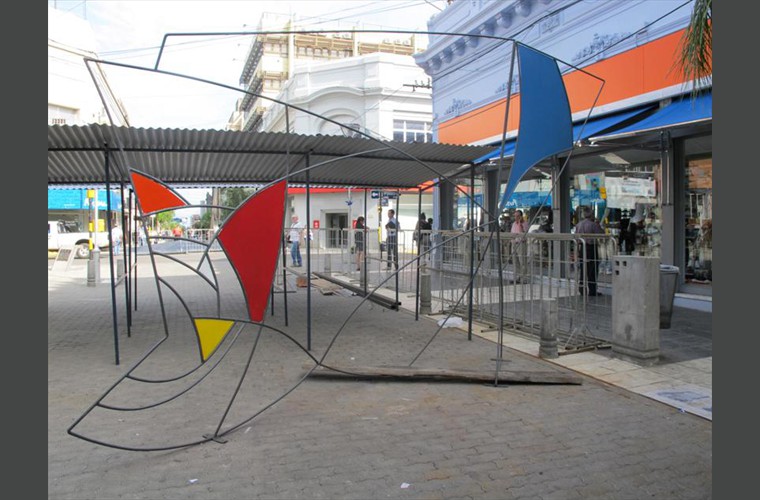 Dibujo en el espacio, metal 5 x 3 x 1,50 m   Simpocio  Concordia, Entre Ros   2011
